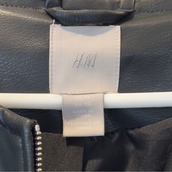 Women’s H&M Vegan Black Leather Jacket Size XL - Picture 4 of 4